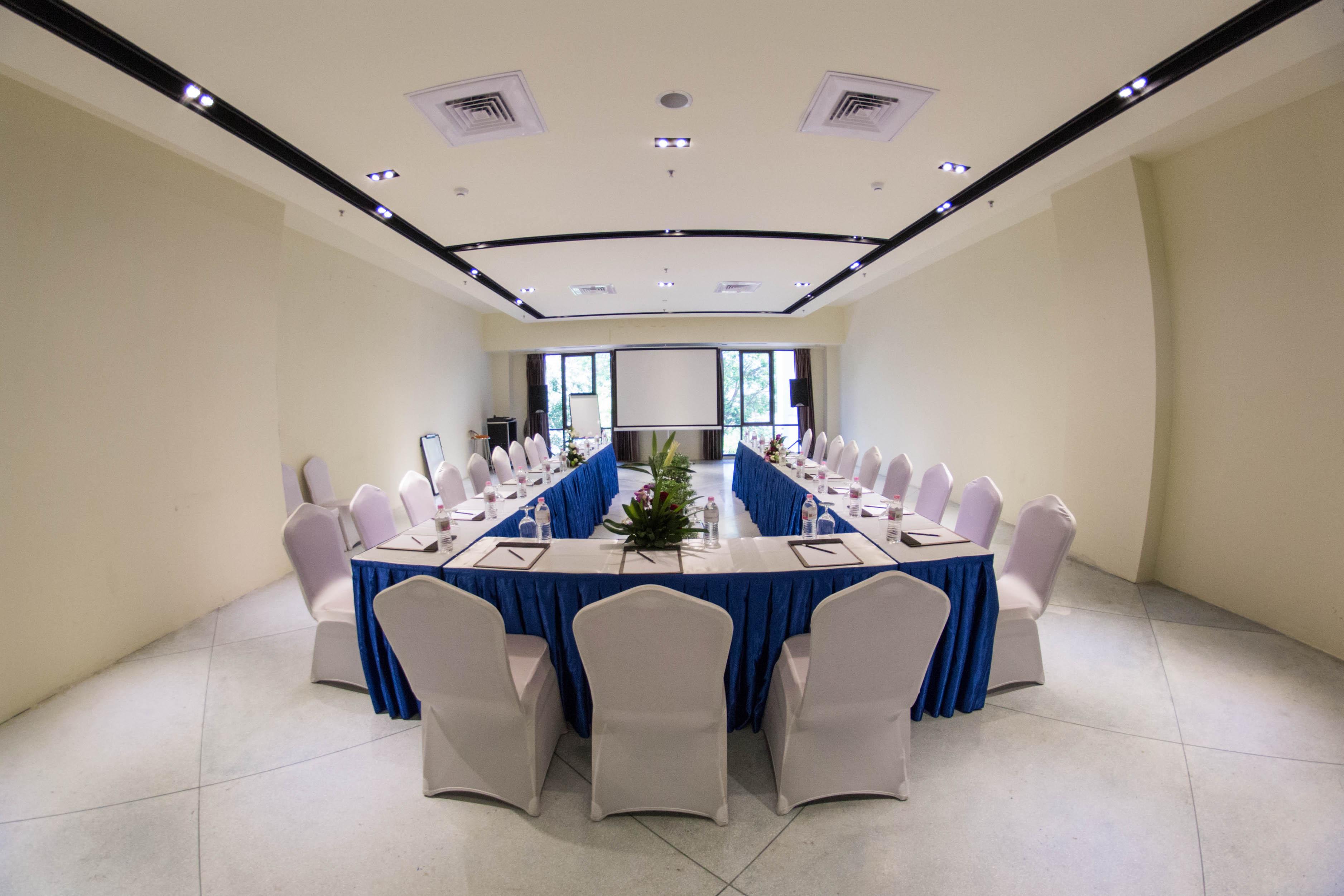 Rose Garden Hotel Yangon Exterior foto